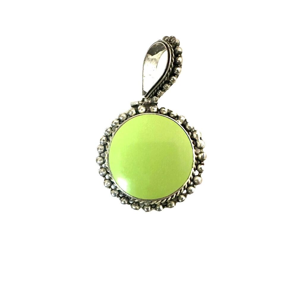 Vintage Bright Clover Green Enamel And Silver 2” Pendant - Picture 5 of 14